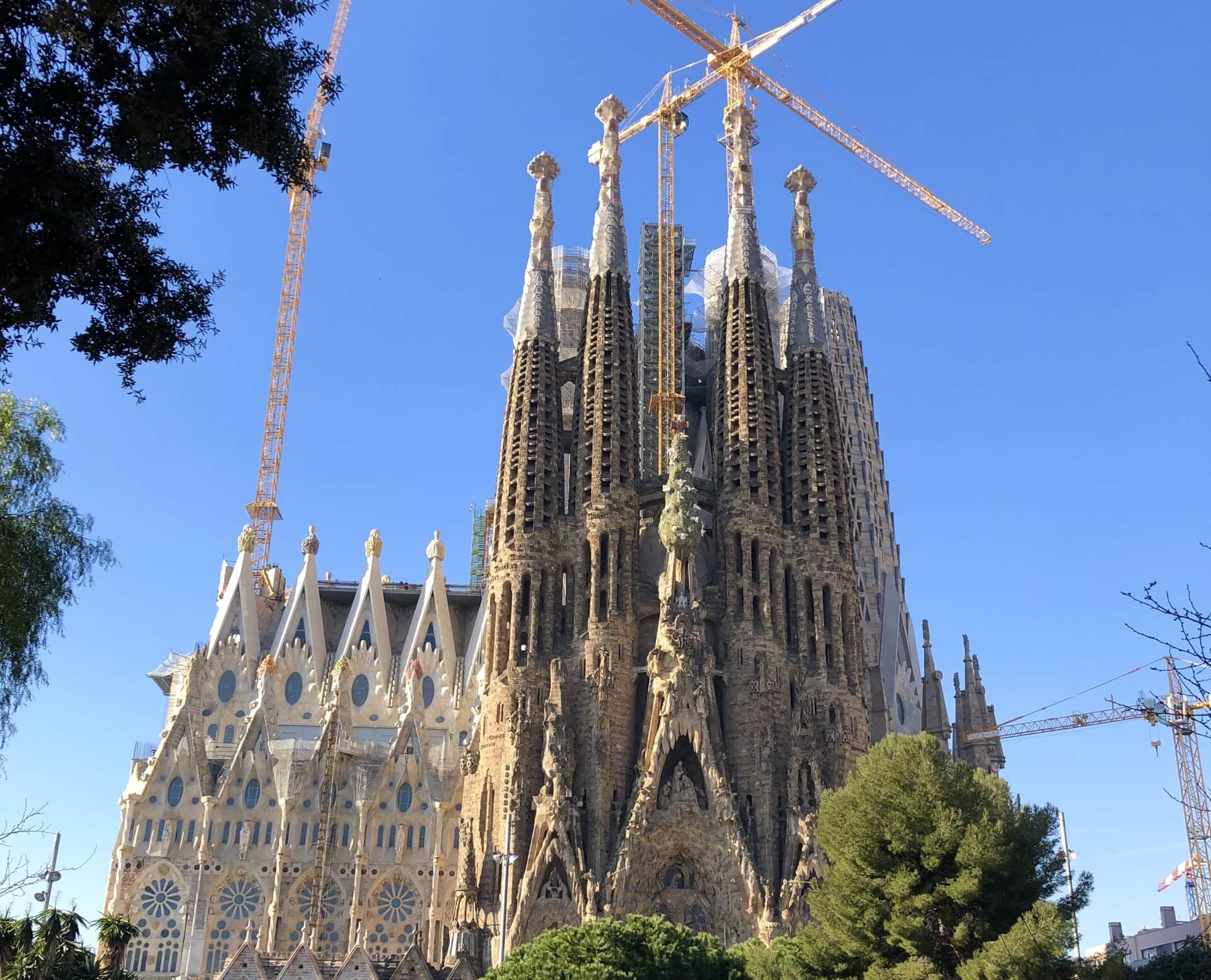 添乗員同行 羽田発着 エコノミークラス席 エンジョイ スペイン2大都市とバル巡りの聖地バスク地方へ スペイン満喫 8日間